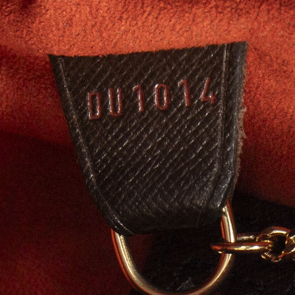 Louis Vuitton Marais - Picture 10 of 10